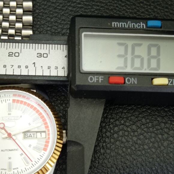 Vintage 1970 Seiko Automatic Mens Silver Watch W/daydate & Glass Back - Picture 7 of 10